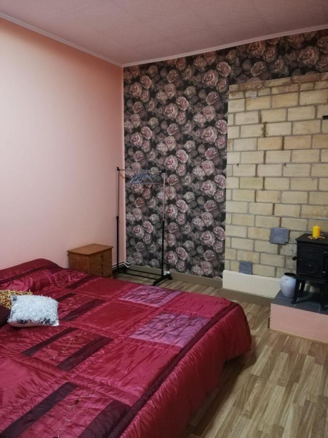Pils Ielas Apartamenti Kandava Exteriér fotografie
